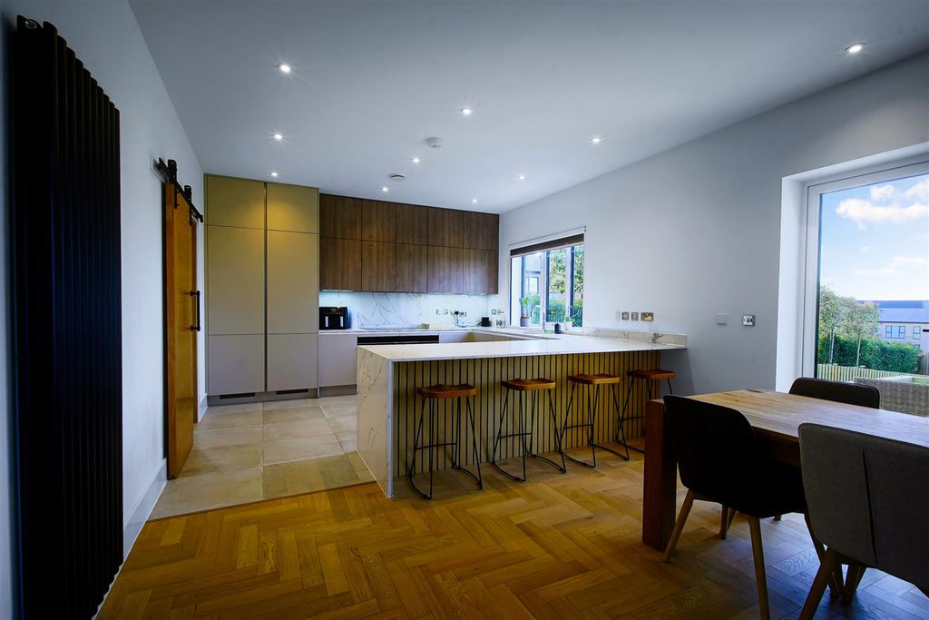 Property photo 2 of 26 9.Jpg