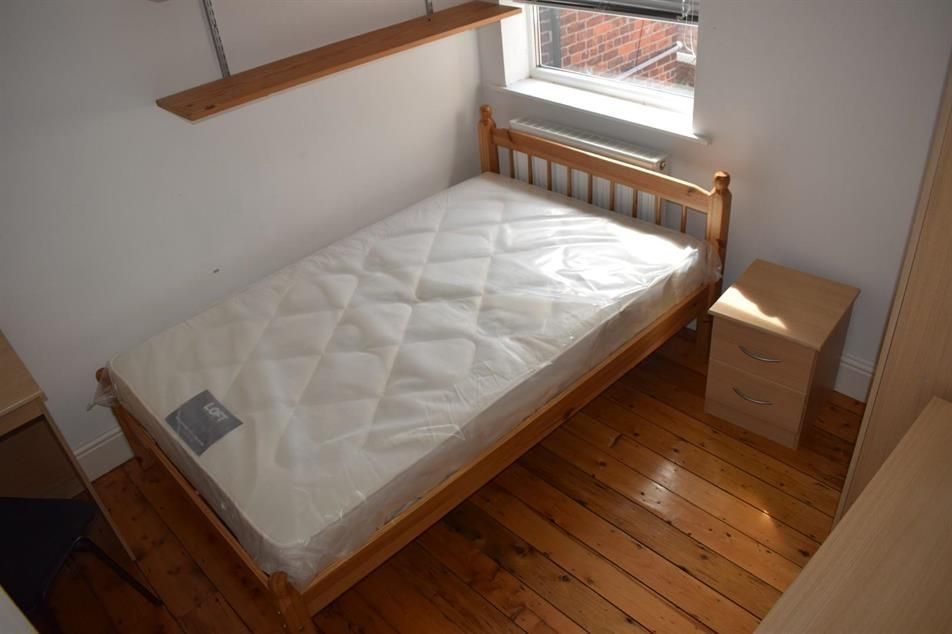 Property photo 1 of 13 Bright, Simply Furnished Bedroom With A Double Bed...