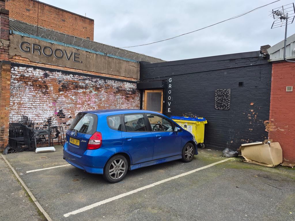 Property photo 3 of 9 Photo 1