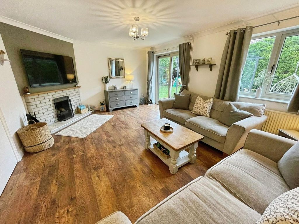 Property photo 2 of 19 Fe76ee51-dc5De464-A8E6-403c-8B3E-20Ea3A1Cca7E.Jpeg