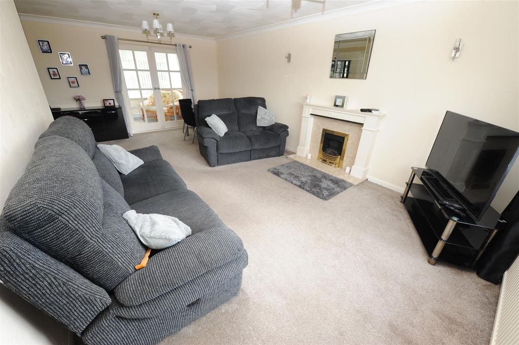 Property photo 2 of 23