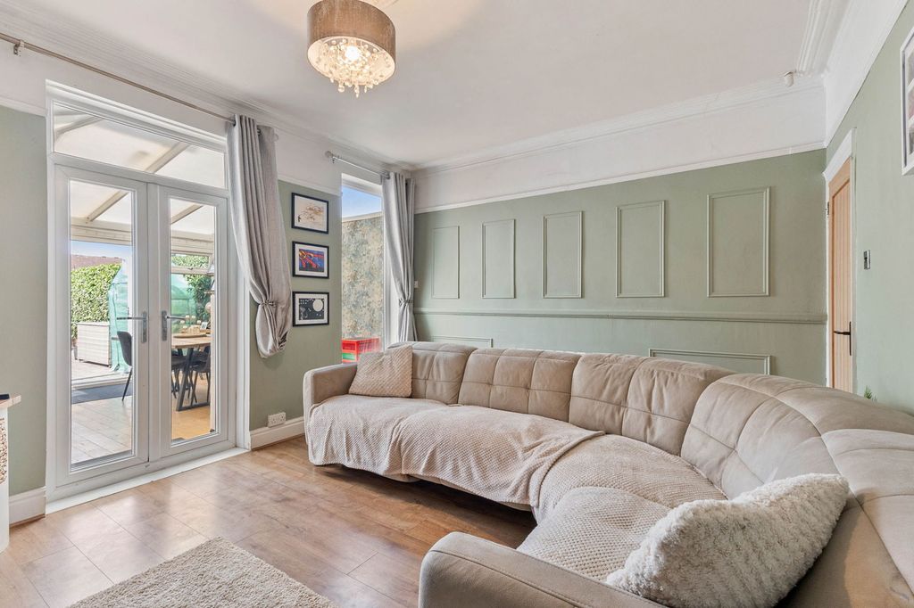 Property photo 1 of 22