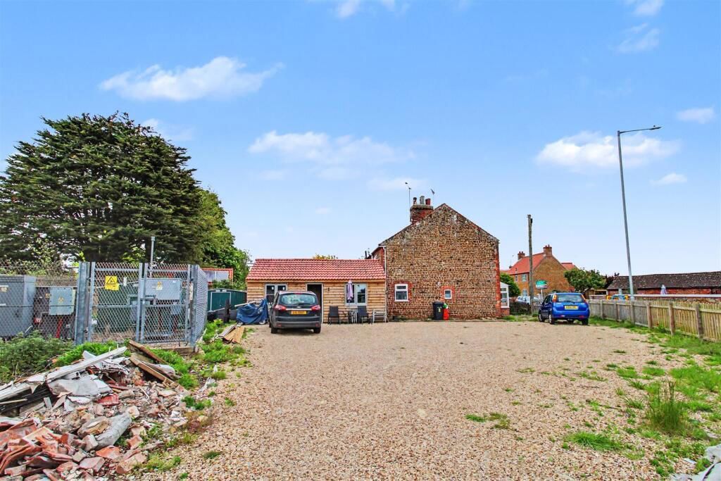 Property photo 2 of 16