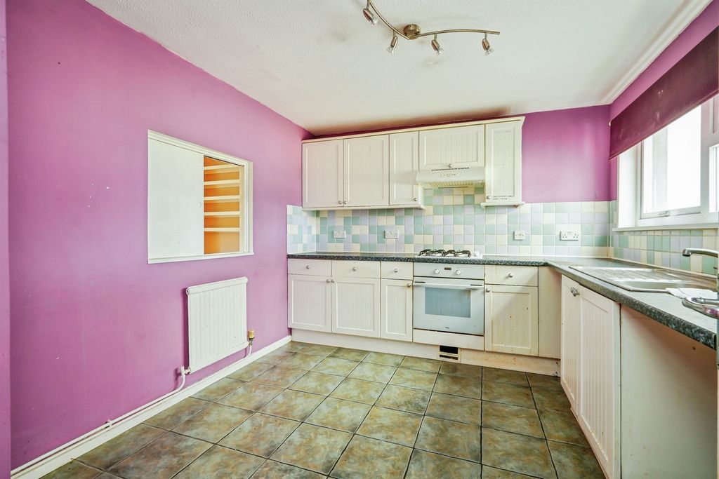 Property photo 3 of 18