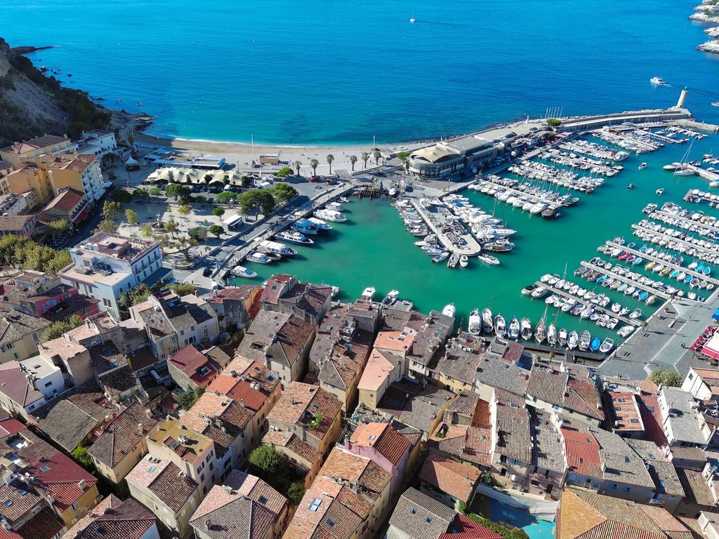 Property photo 3 of 11