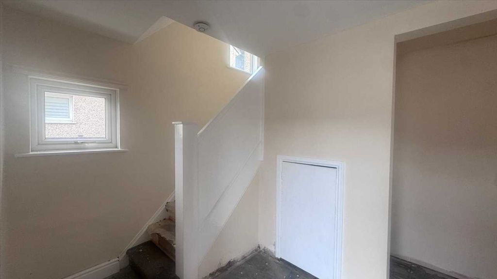 Property photo 2 of 12 Hall