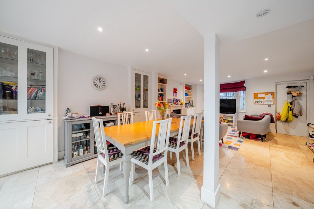 Property photo 3 of 19 Picture No. 09