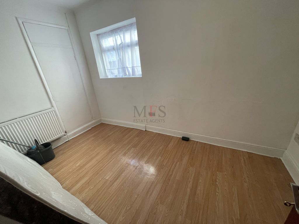 Property photo 3 of 12 Photo 3