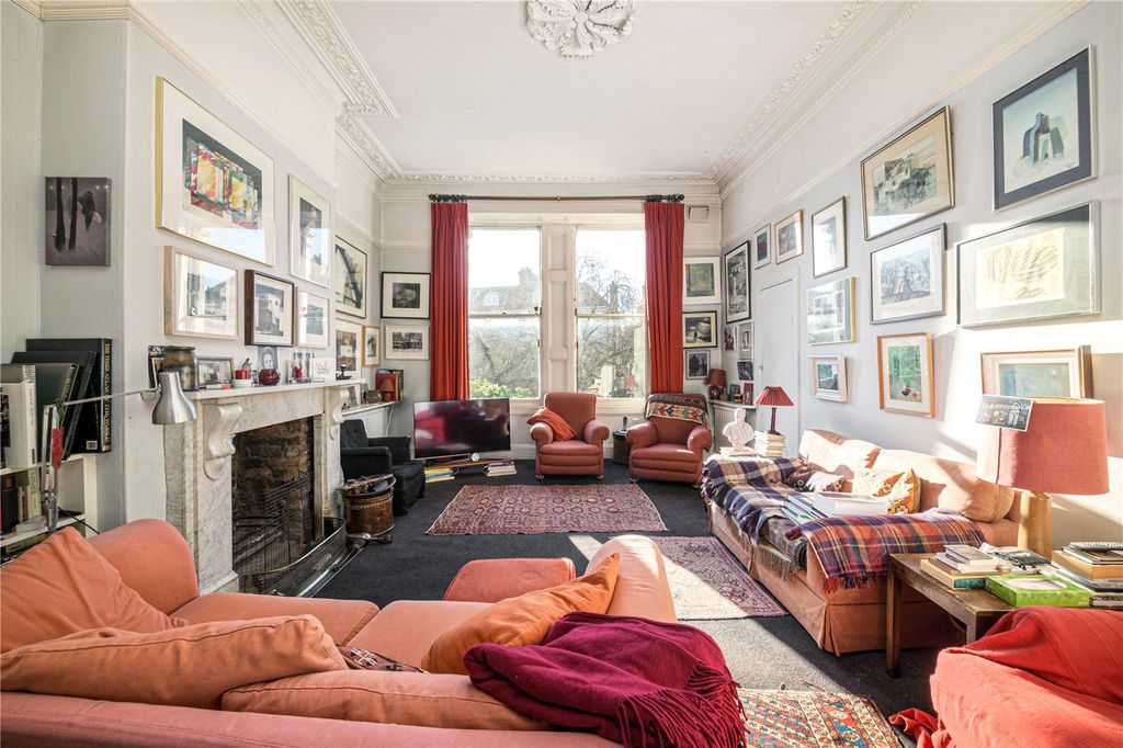 Property photo 2 of 24 Reception