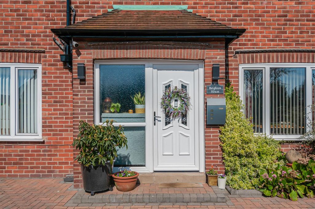 Property photo 2 of 31 Beighton House6.Jpg