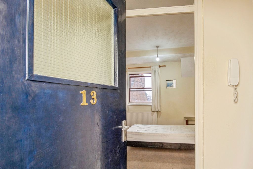 Property photo 3 of 20