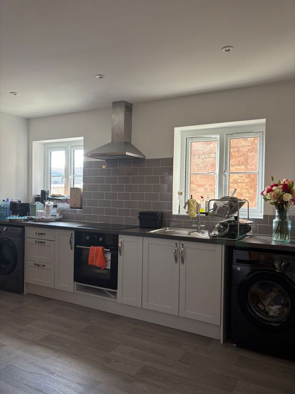 Property photo 2 of 12 Bedroom