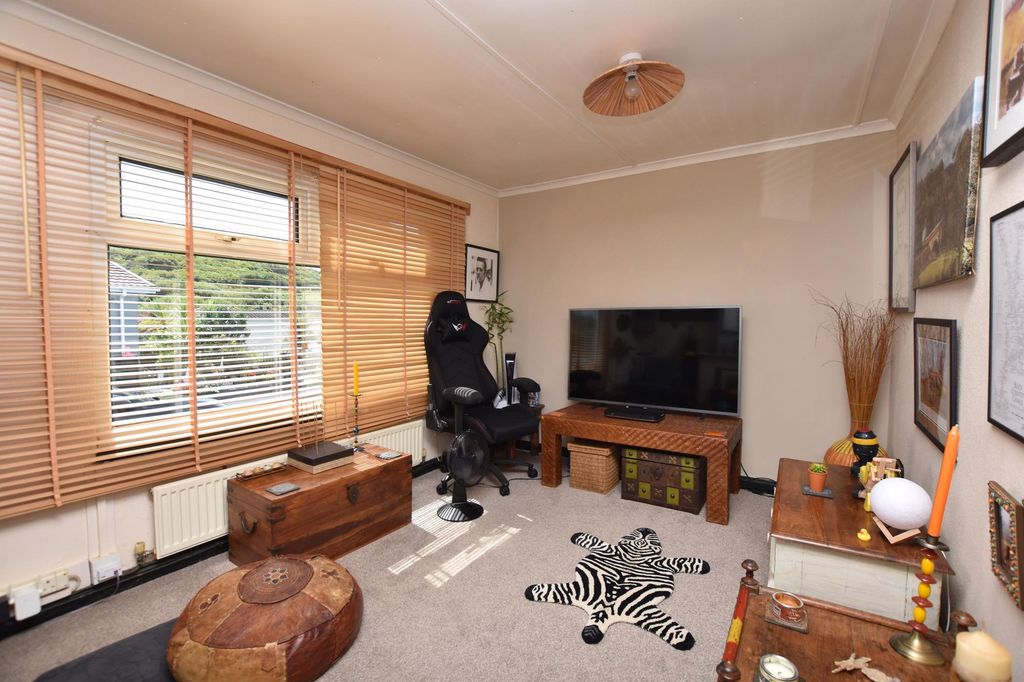 Property photo 2 of 12 Living Room