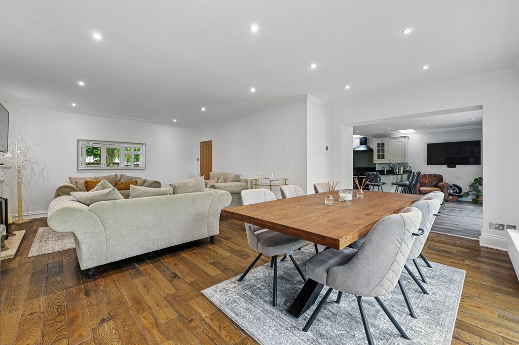 Property photo 3 of 32