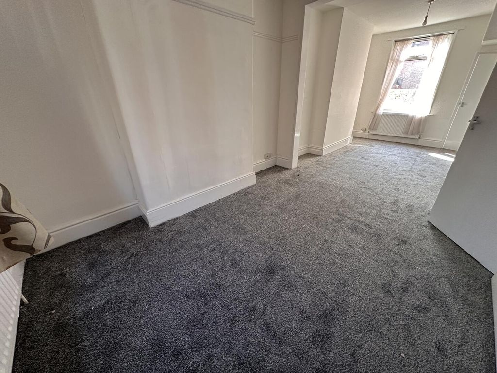 Property photo 3 of 8 Living Room