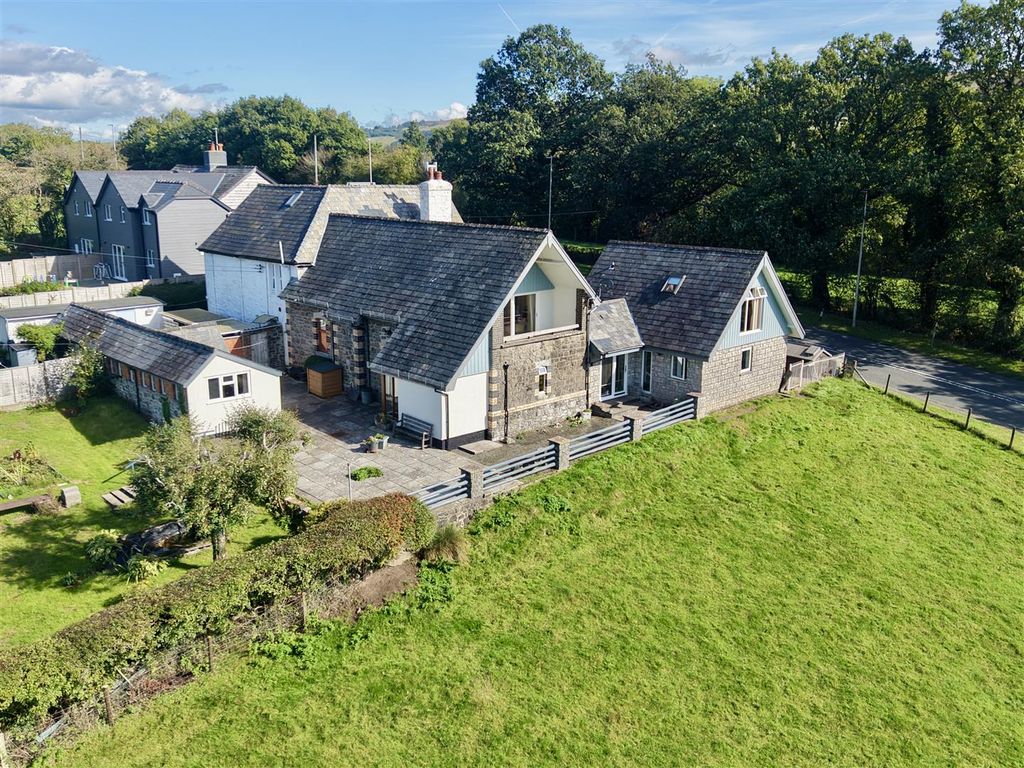 Property photo 1 of 31 Dji_Fly_20260923_150330_0497_1790174904035_Photo.J