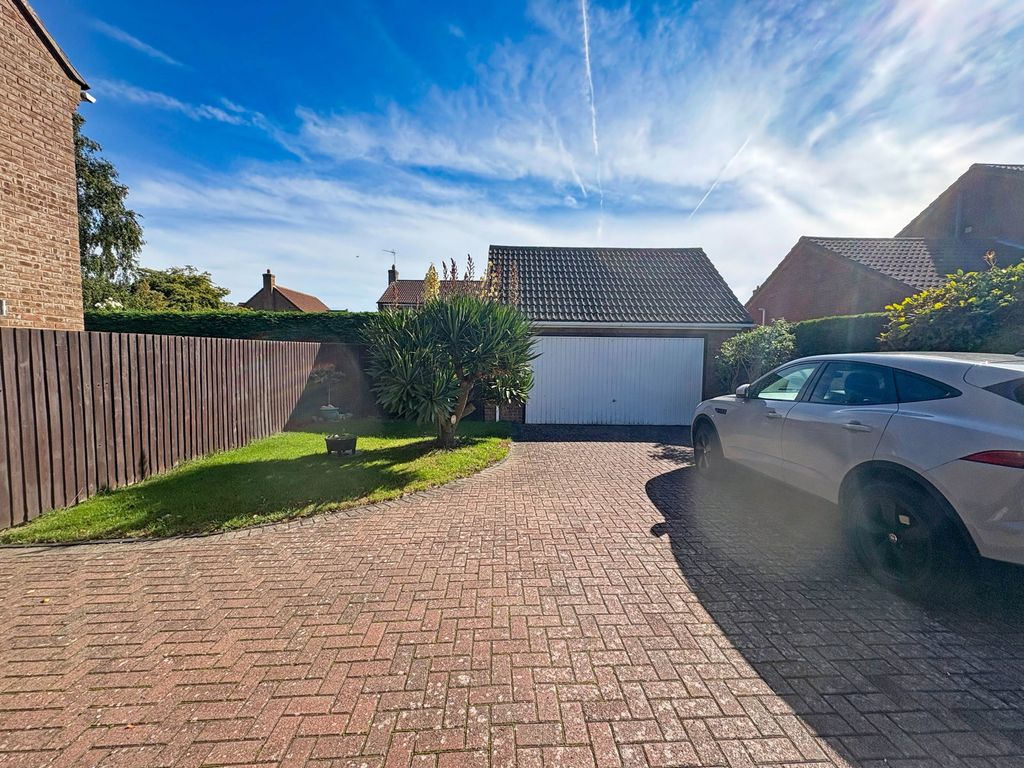 Property photo 2 of 21
