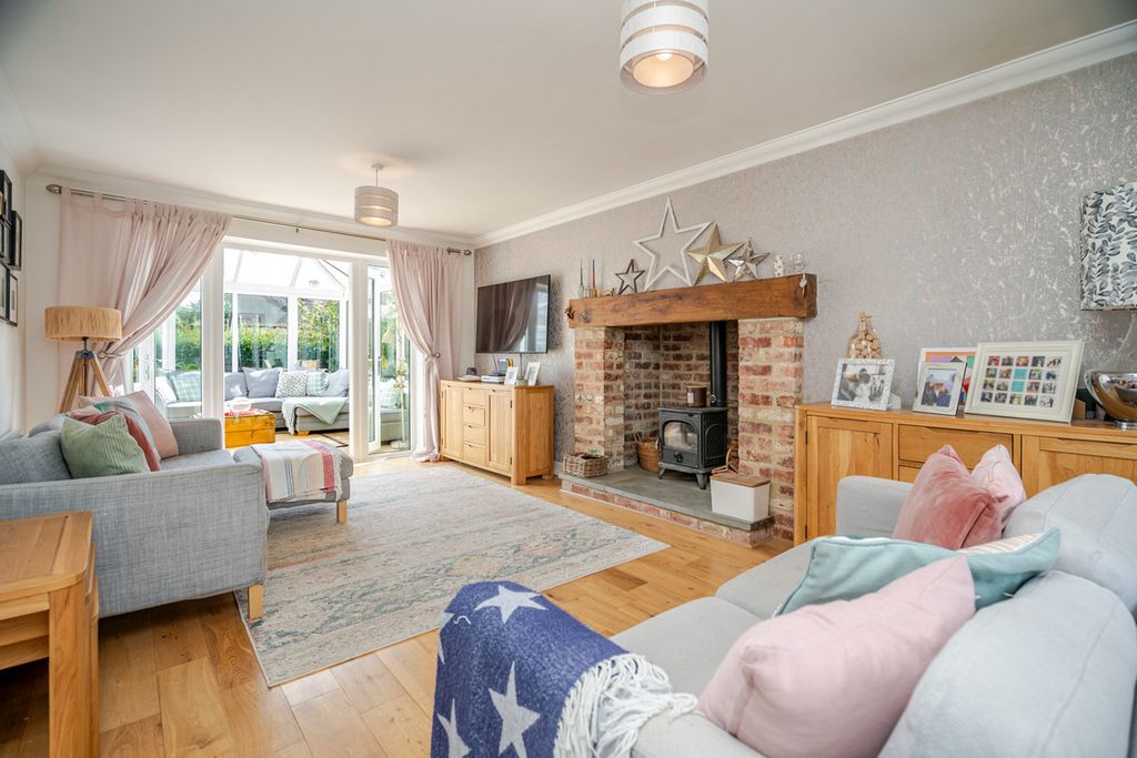 Property photo 3 of 42