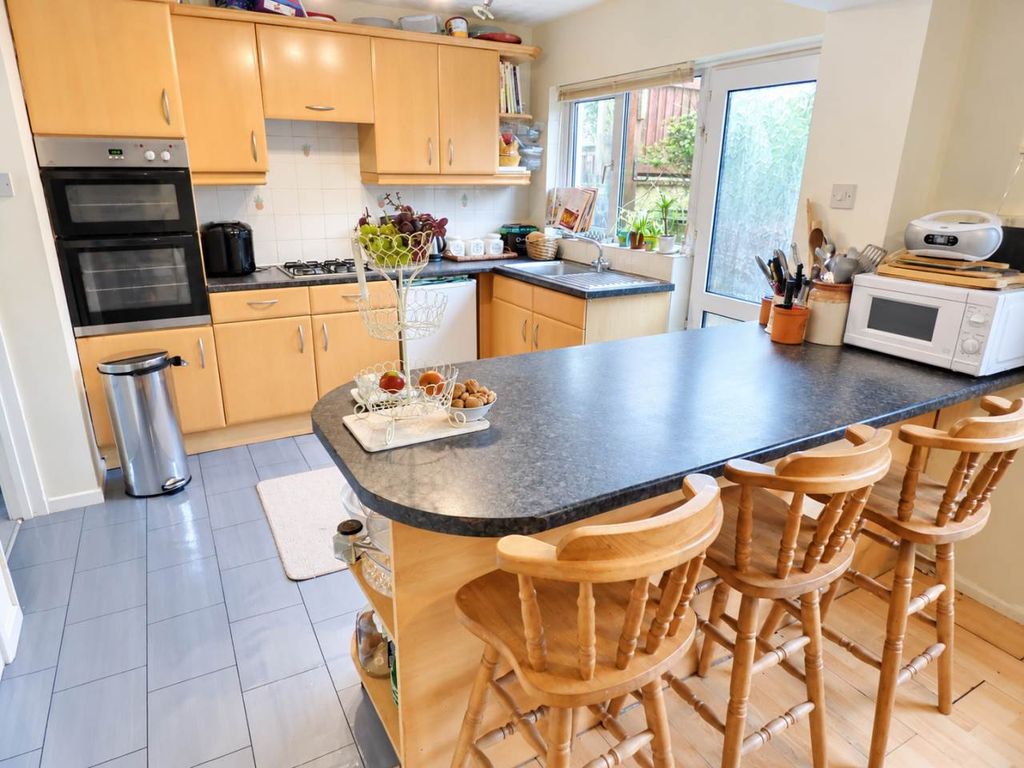 Property photo 2 of 8 Kitchen Area