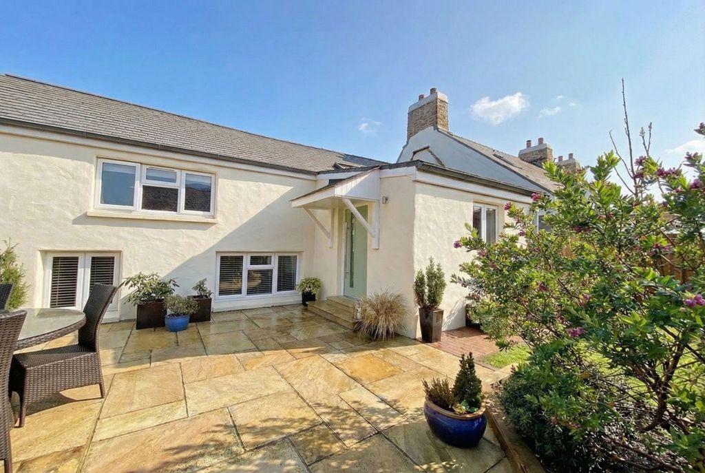 Property photo 1 of 45