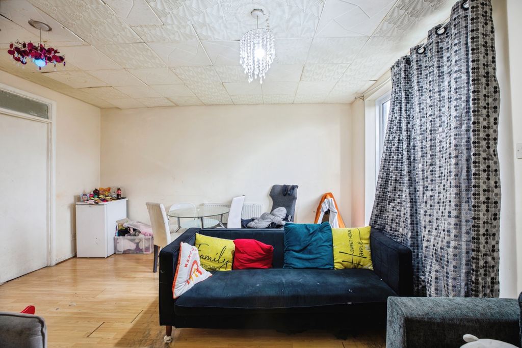 Property photo 2 of 6