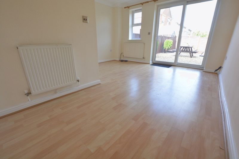 Property photo 3 of 10 Photo 7