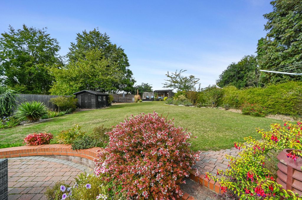 Property photo 2 of 25