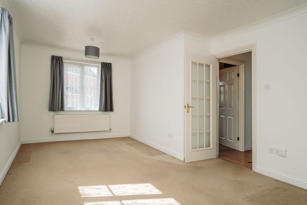 Property photo 3 of 19