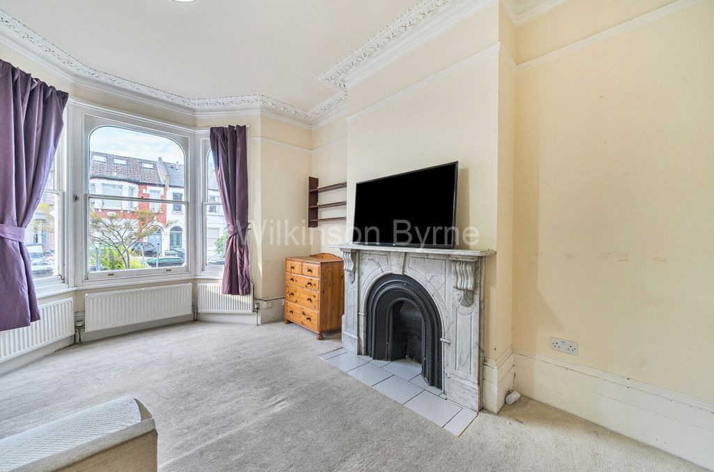 Property photo 2 of 23