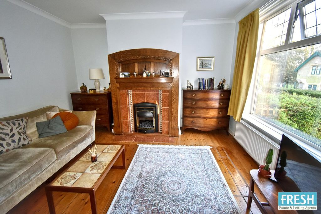 Property photo 2 of 33