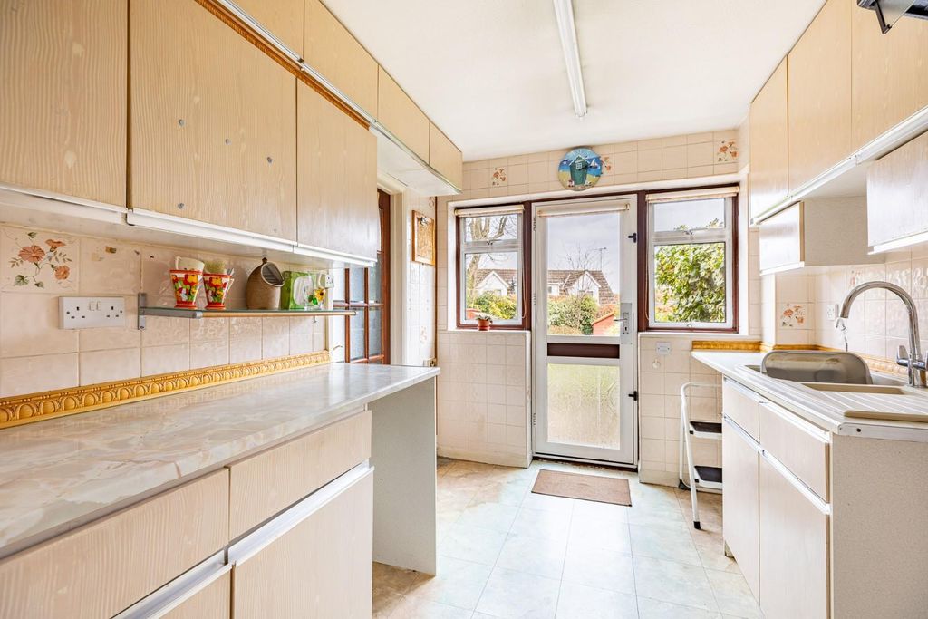 Property photo 3 of 15 Kitchen