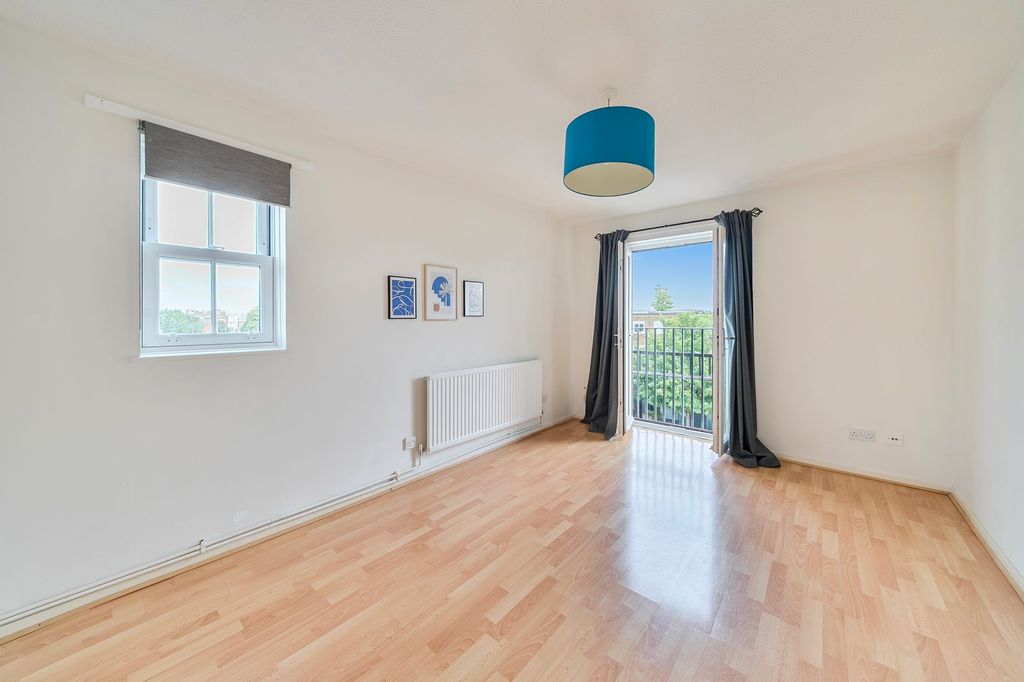 Property photo 2 of 9