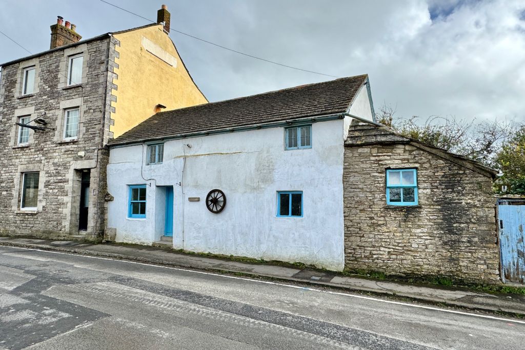 Property photo 1 of 14