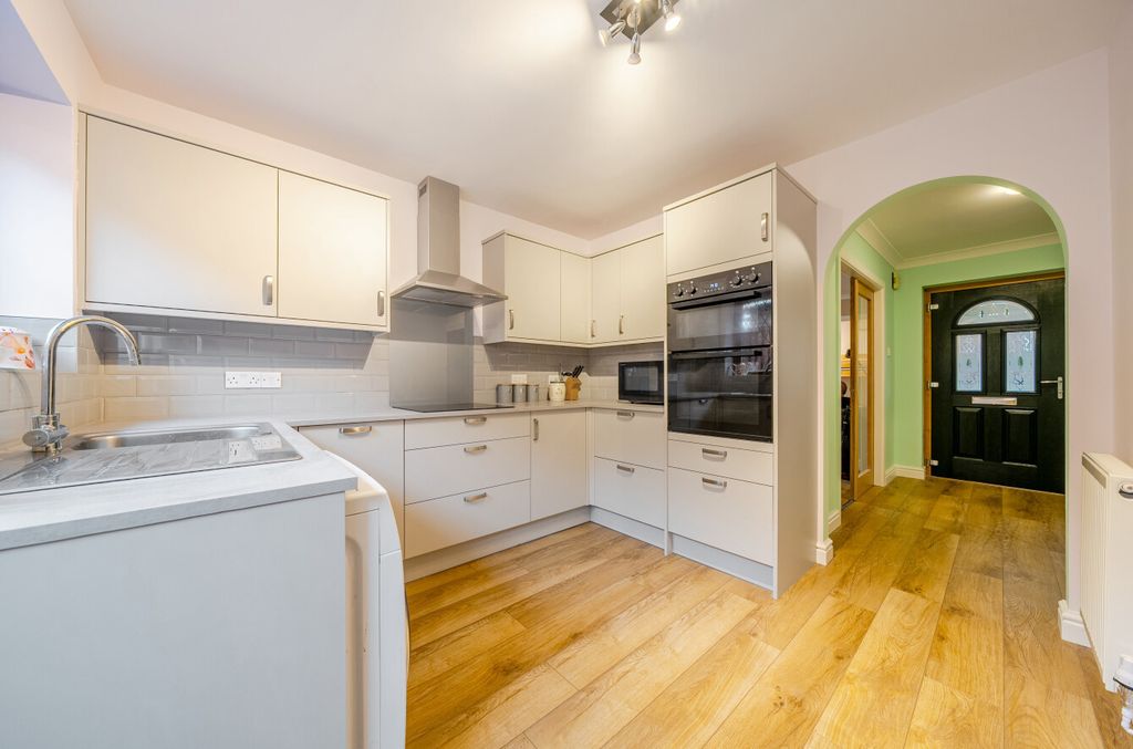 Property photo 3 of 20 1386524-13-6931A5...