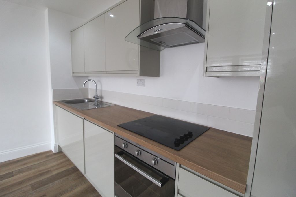 Property photo 2 of 7 870011