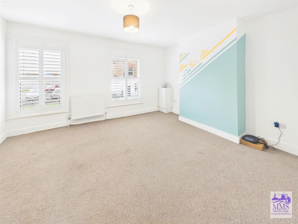 Property photo 3 of 12 Cam04098G0-Pr0163-Still012.Jpg