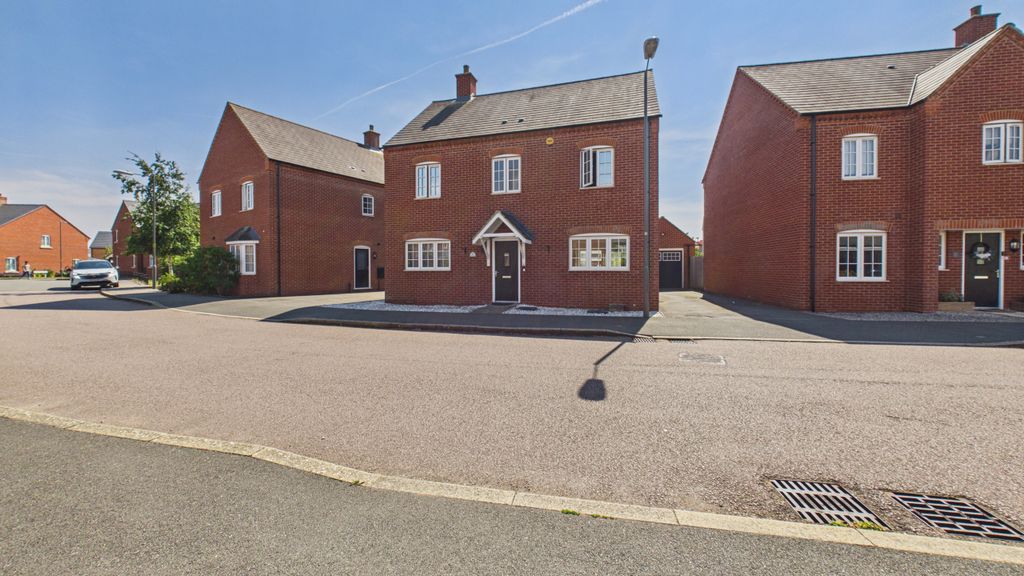 Property photo 1 of 29 Cam04968G0-Pr0140-Still031
