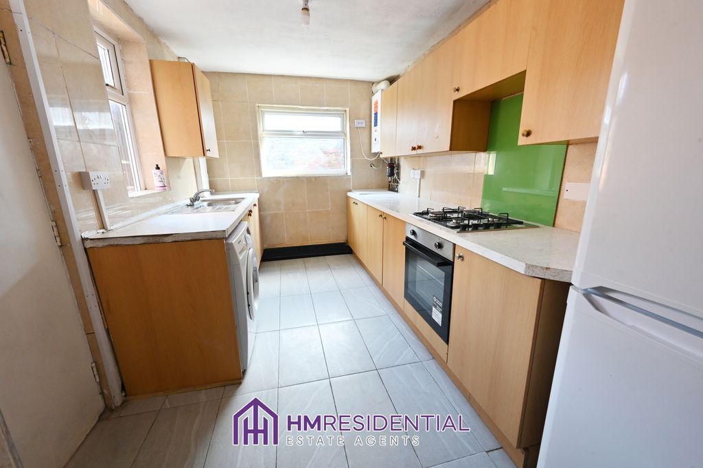 Property photo 3 of 8 Gallery