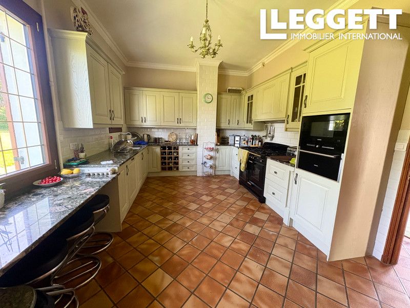 Property photo 3 of 10