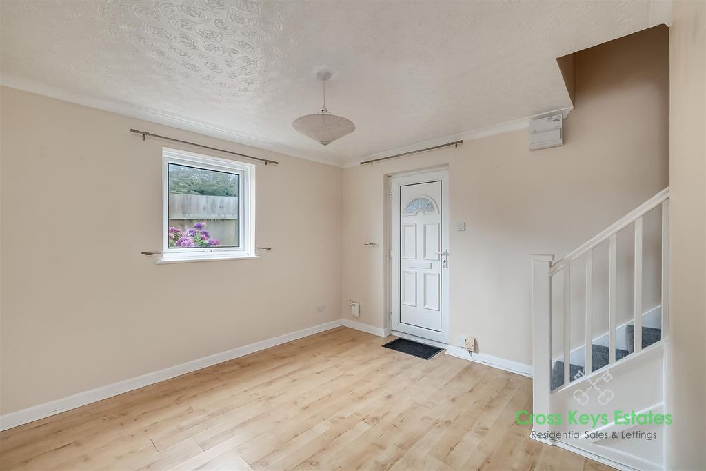 Property photo 2 of 22 Living Room