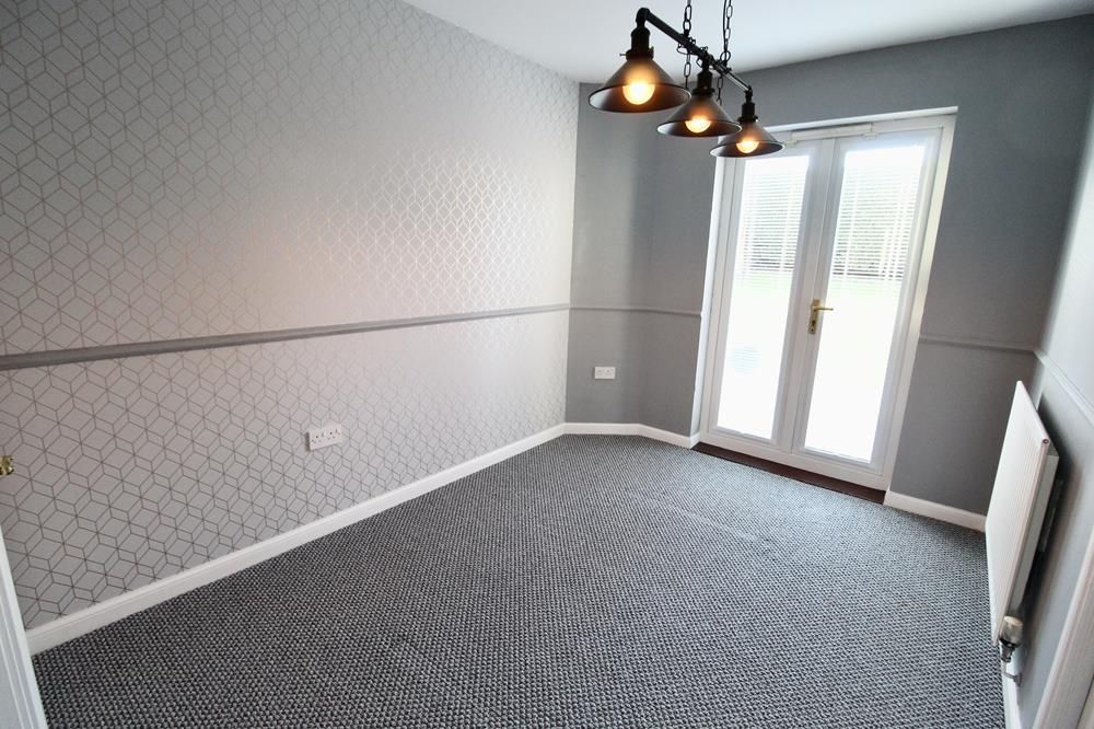 Property photo 3 of 11 Dining Room