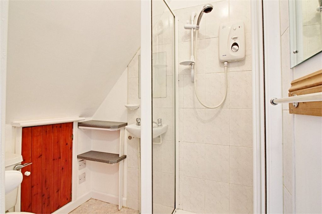 Property photo 3 of 4