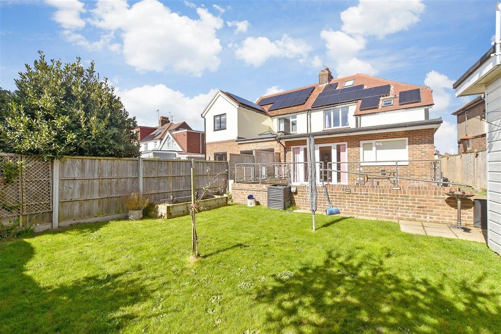 Property photo 2 of 15 Rear Garden*