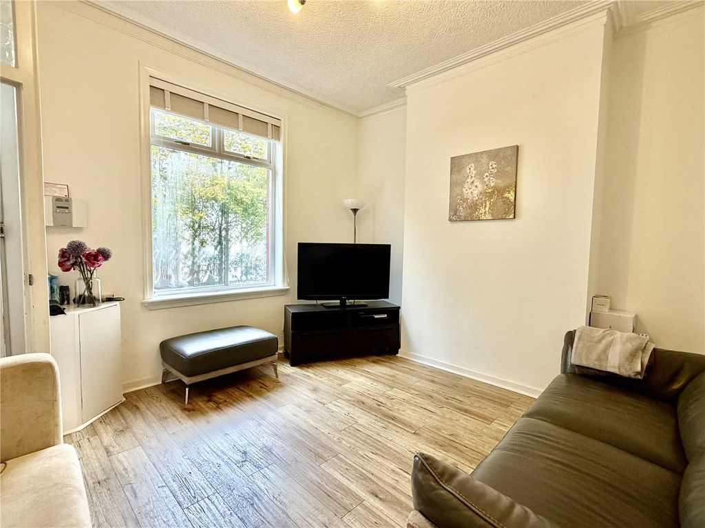 Property photo 2 of 19 Picture No. 03
