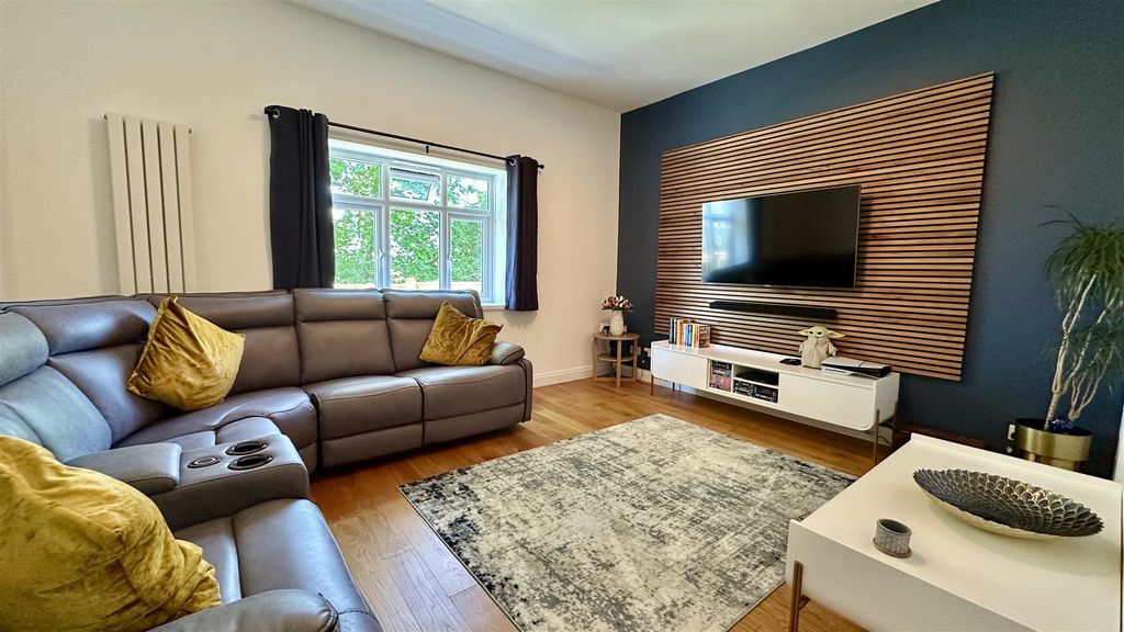 Property photo 2 of 46