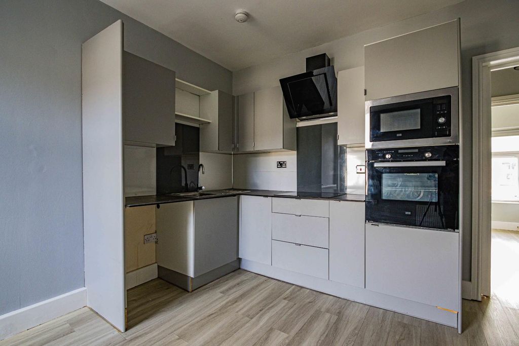 Property photo 1 of 8 Img-2.Jpg