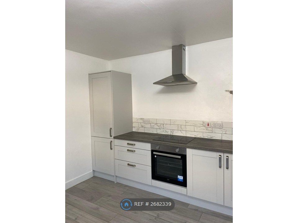 Property photo 2 of 8 Kitchen [1]