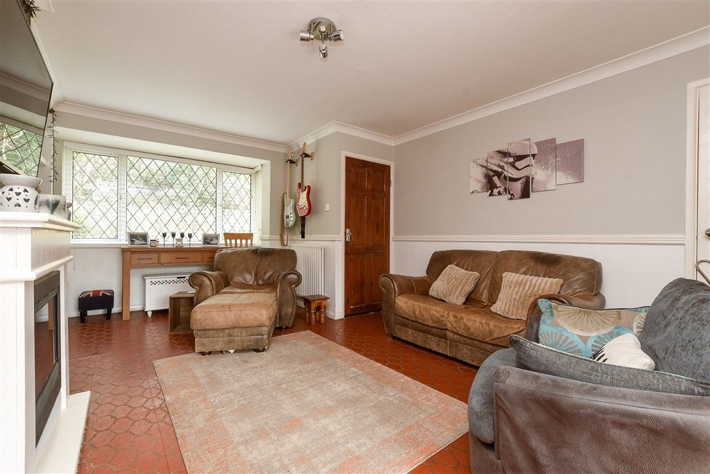 Property photo 3 of 11 Lounge