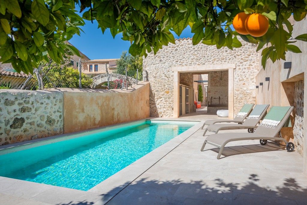 Property photo 2 of 20 Exterior And Pool (2)