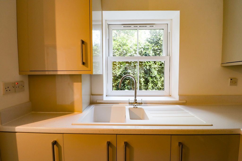 Property photo 3 of 13 5002804